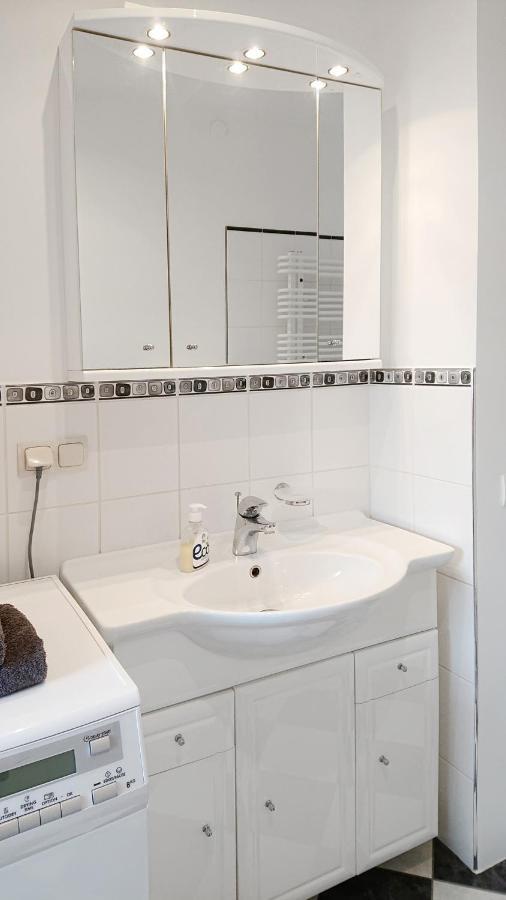 Riga City Center Quiet Apartment With Free Private Parking エクステリア 写真