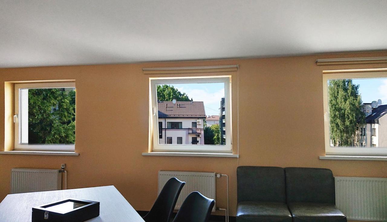 Riga City Center Quiet Apartment With Free Private Parking エクステリア 写真
