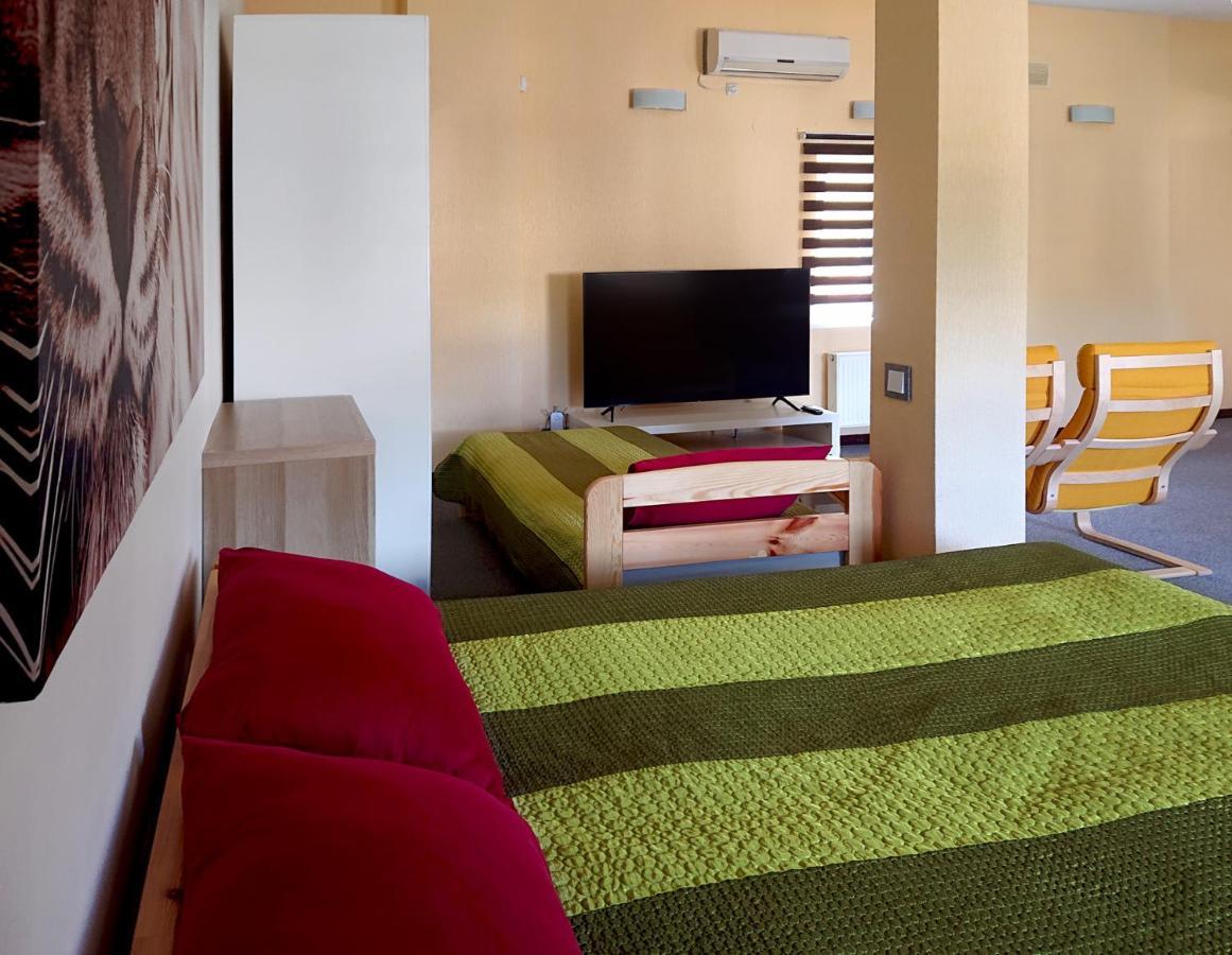 Riga City Center Quiet Apartment With Free Private Parking エクステリア 写真